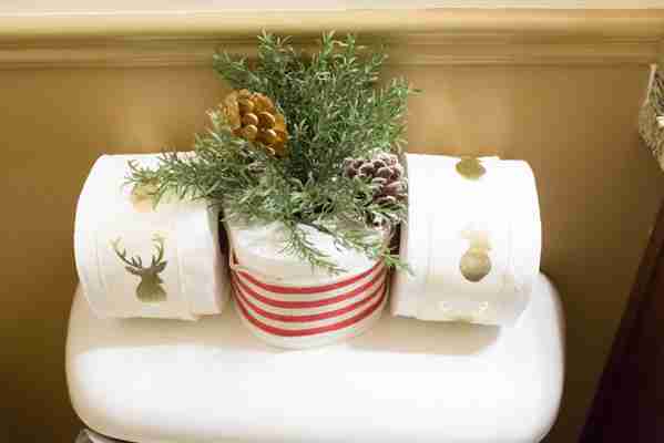 Christmas Decorating Ideas Bathroom