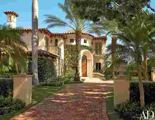 Penny Drue Baird Creates Chic Comfort in a Mediterranean-Style Palm Beach Home