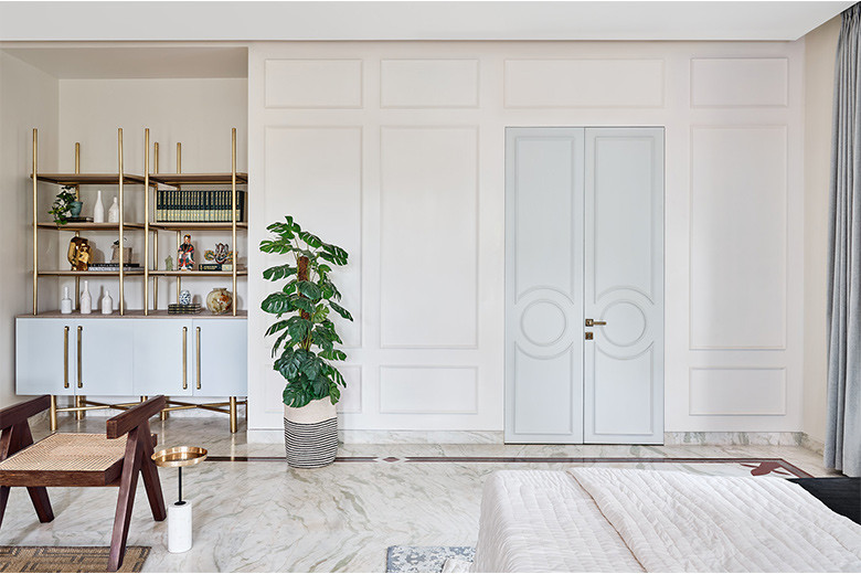 BEFORE &amp; AFTER: JAW-DROPPING TRANSFORMATION OF A 20-YEAR-OLD MASTER SUITE