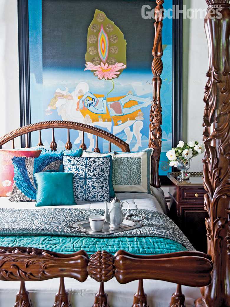 FIVE WAYS TO STYLE A BED