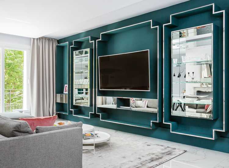 THIS PARISIAN APARTMENT REVELS IN ITS ECLECTIC PERSONALITY